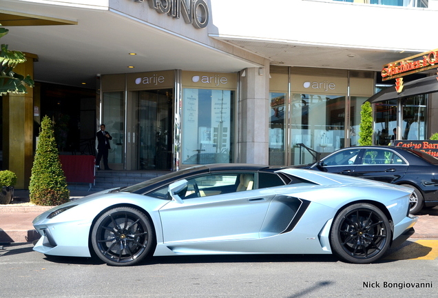 Lamborghini Aventador LP700-4 Roadster