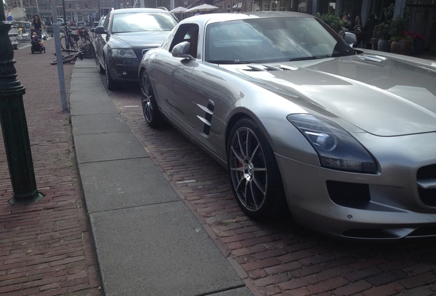 Mercedes-Benz SLS AMG