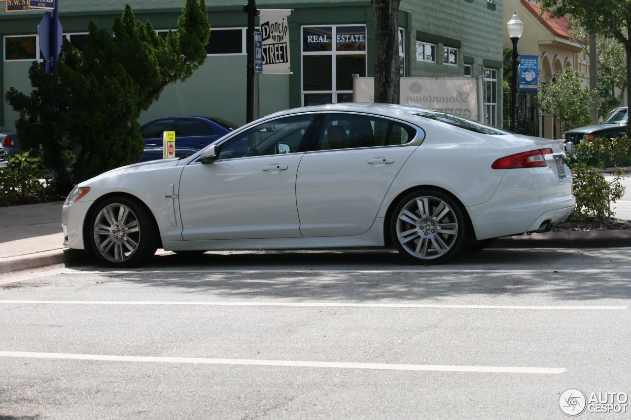 Jaguar XFR