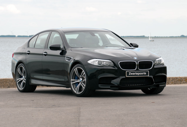 BMW M5 F10 2011