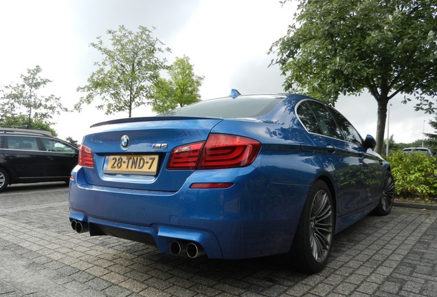 BMW M5 F10 2011