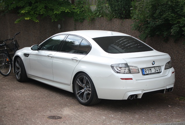 BMW M5 F10 2011