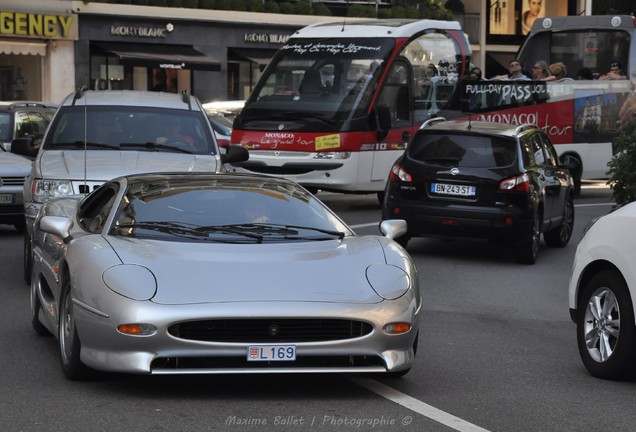 Jaguar XJ220