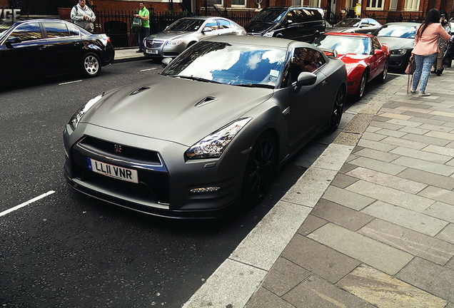 Nissan GT-R 2011