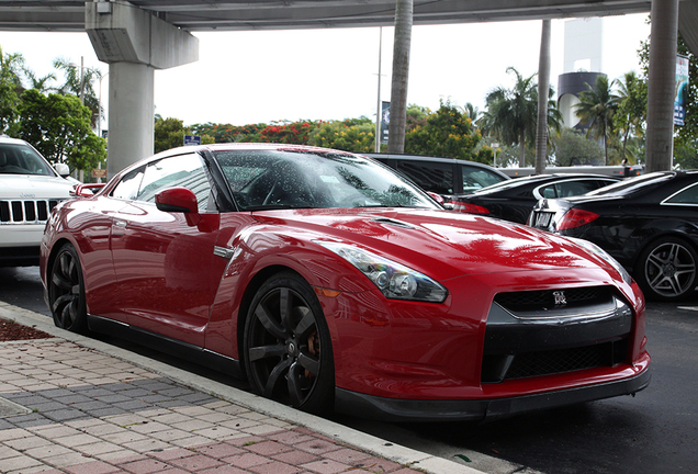 Nissan GT-R