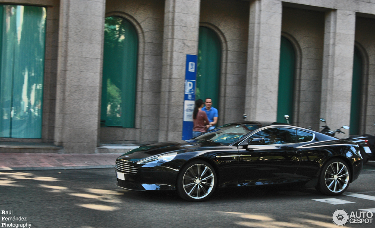 Aston Martin Virage 2011