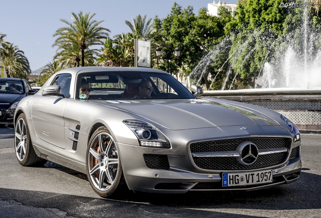 Mercedes-Benz SLS AMG