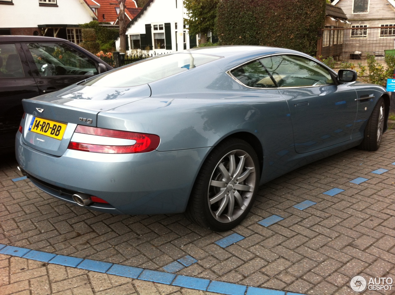 Aston Martin DB9