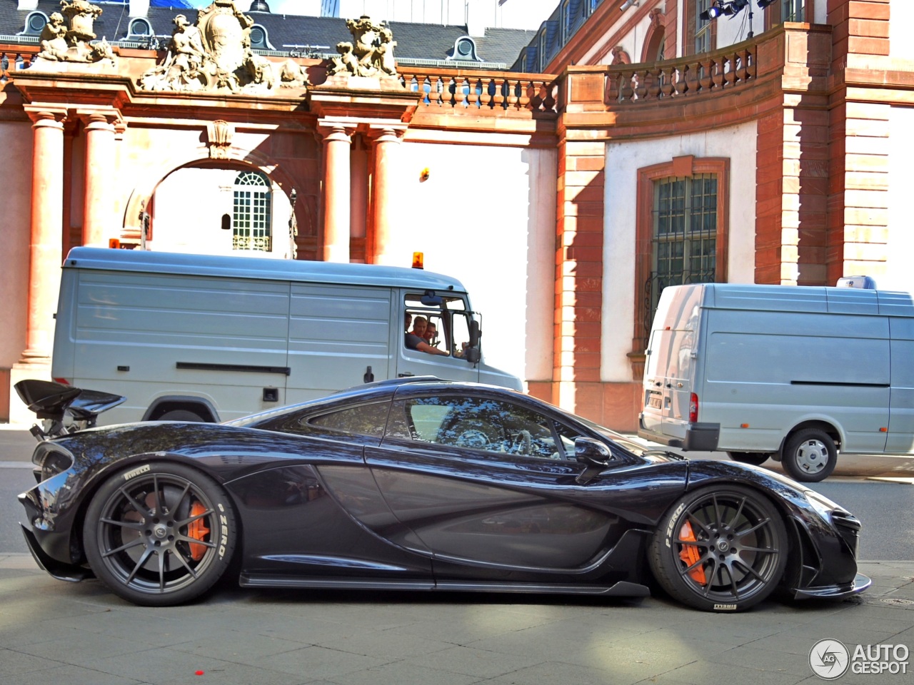 McLaren P1