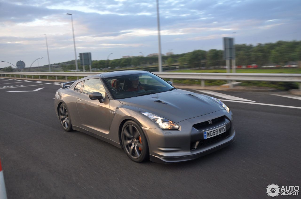 Nissan GT-R