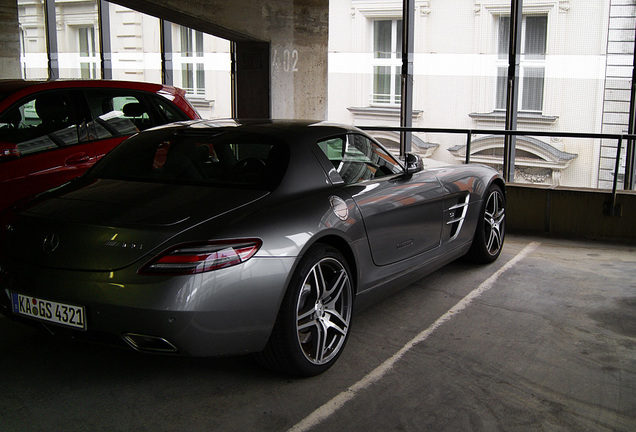 Mercedes-Benz SLS AMG