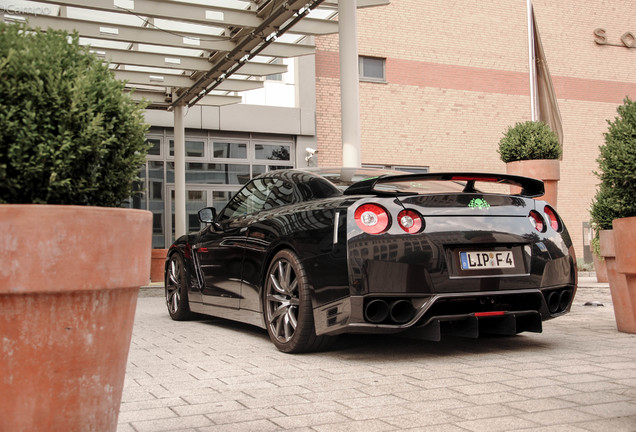 Nissan GT-R 2011