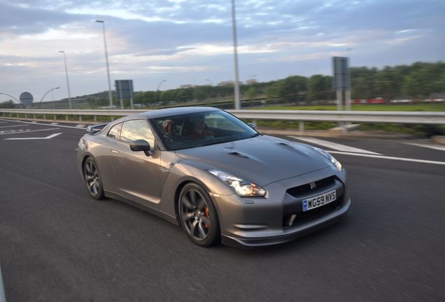 Nissan GT-R