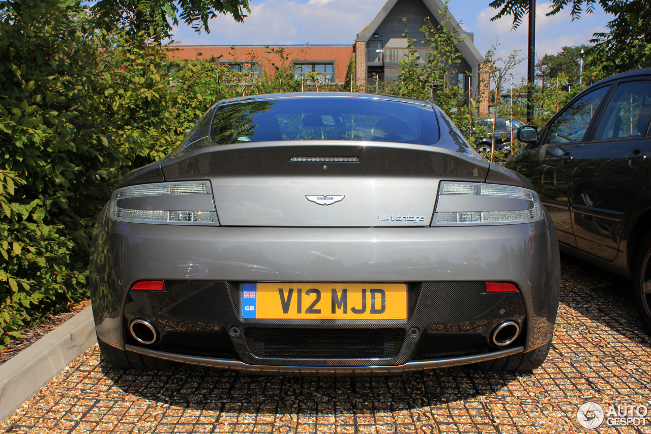 Aston Martin V12 Vantage