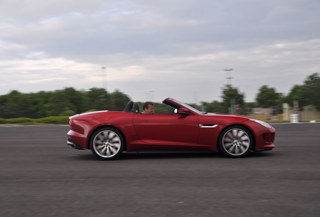 Jaguar F-TYPE S V8 Convertible