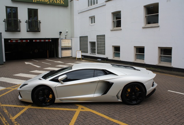 Lamborghini Aventador LP700-4