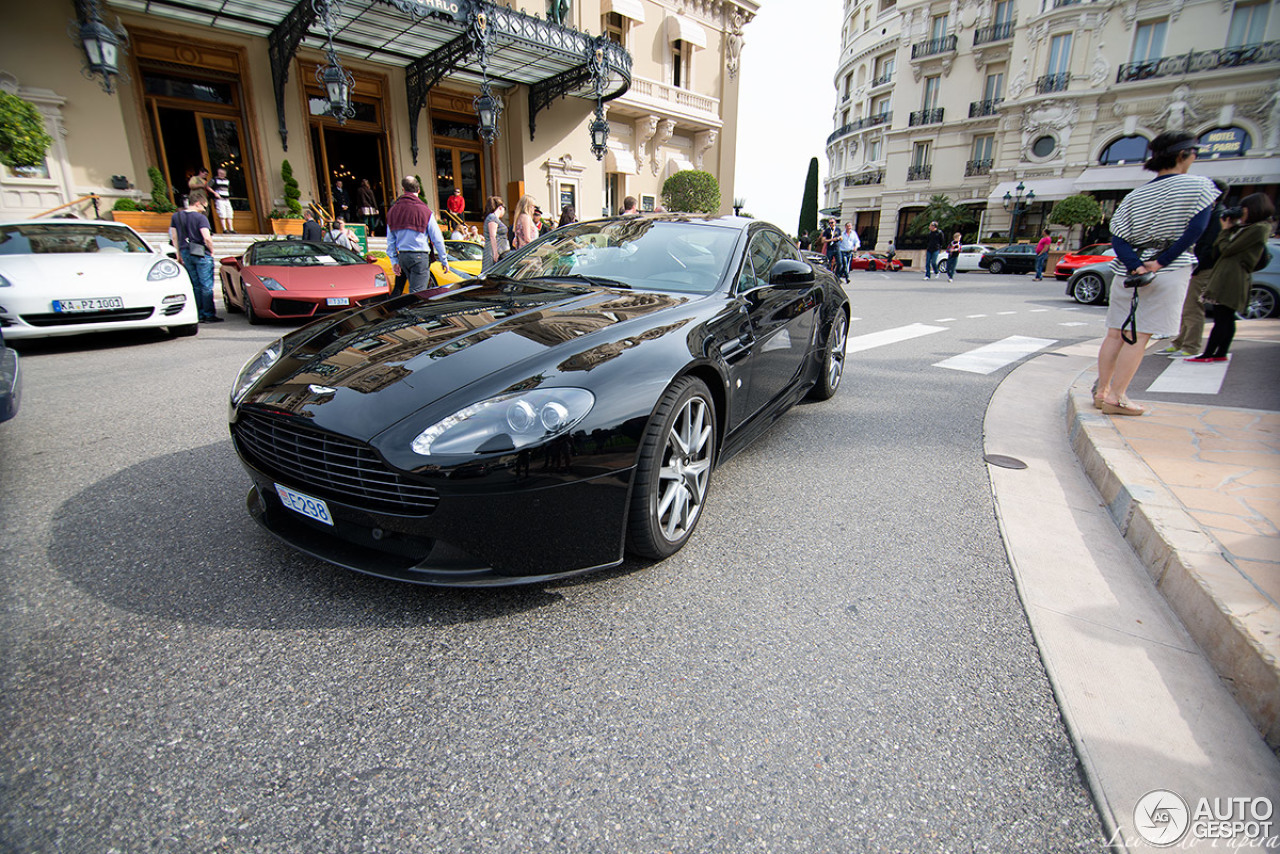 Aston Martin V8 Vantage S