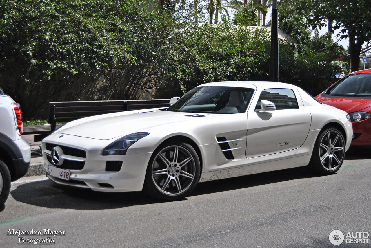 Mercedes-Benz SLS AMG