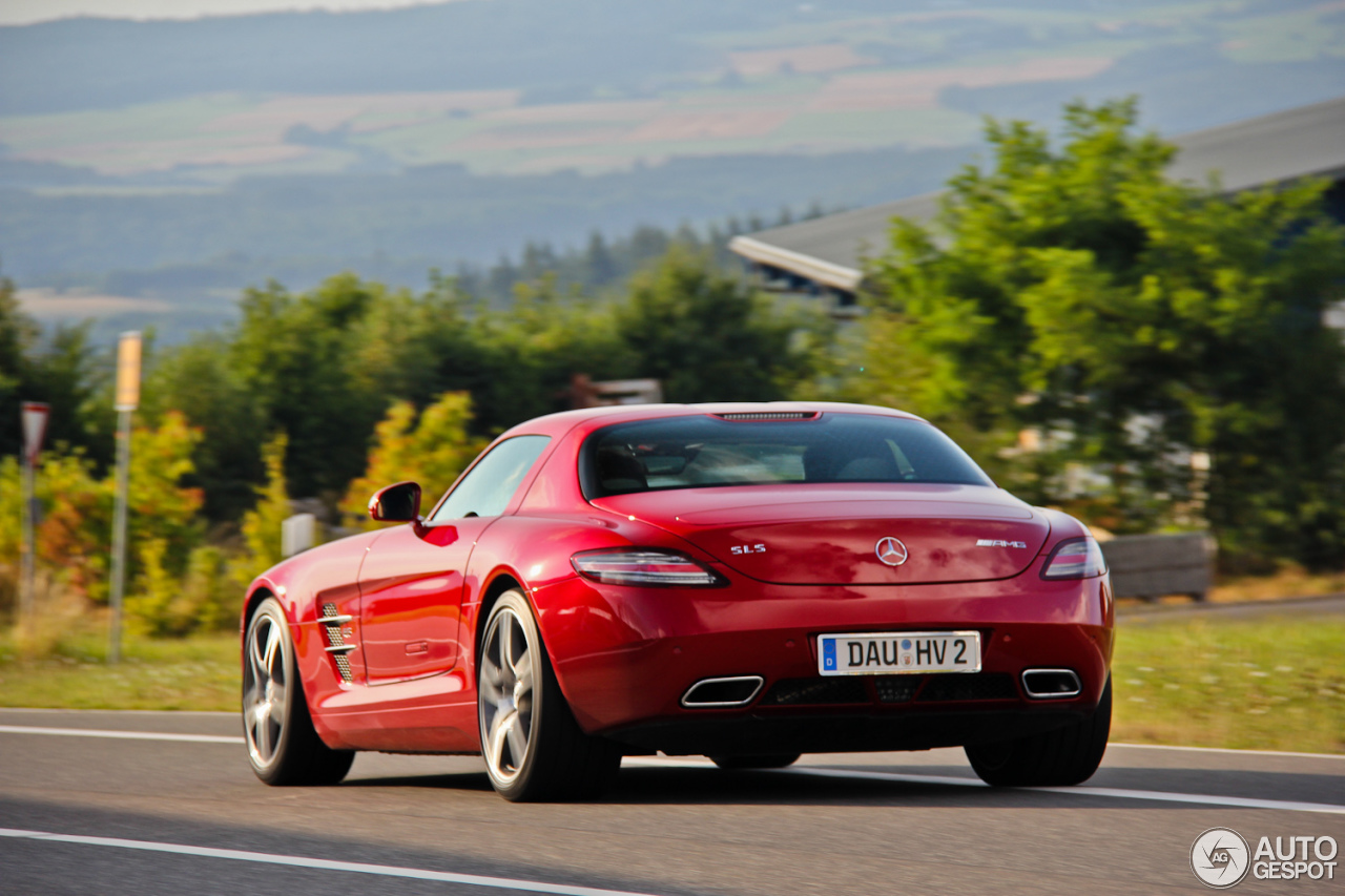 Mercedes-Benz SLS AMG