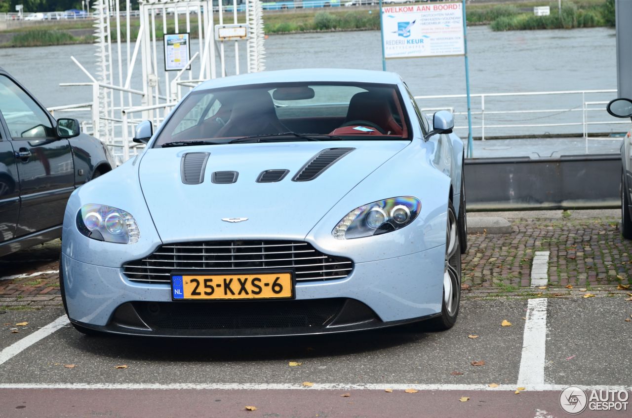 Aston Martin V12 Vantage