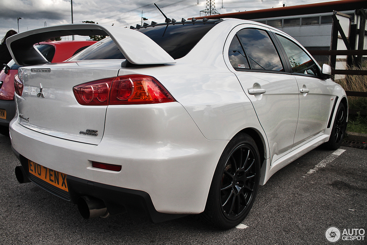 Mitsubishi Lancer Evolution X FQ-300 SST