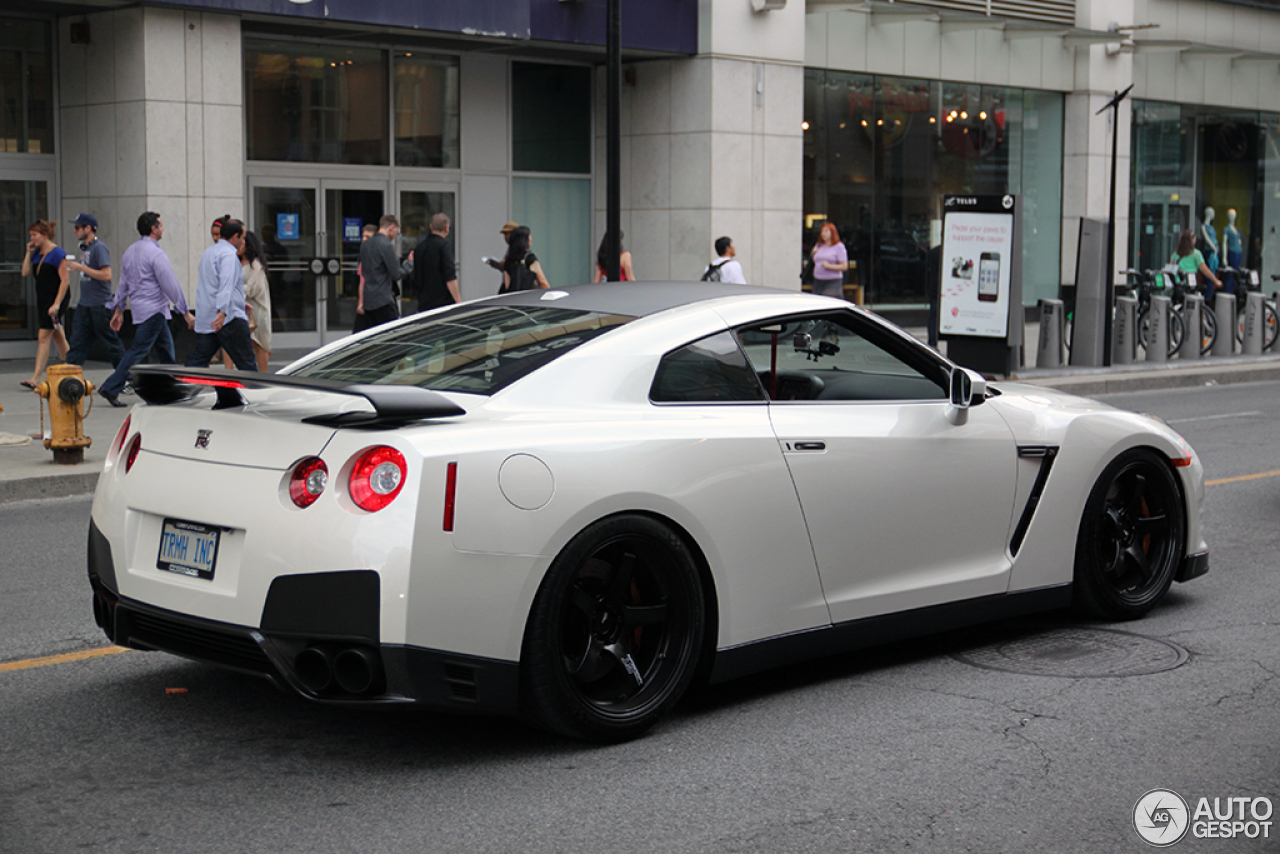 Nissan GT-R 2011