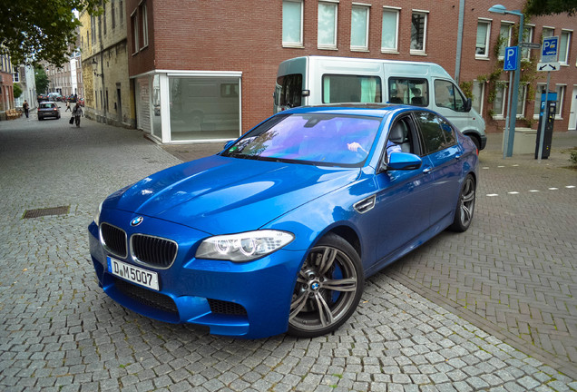 BMW M5 F10 2011