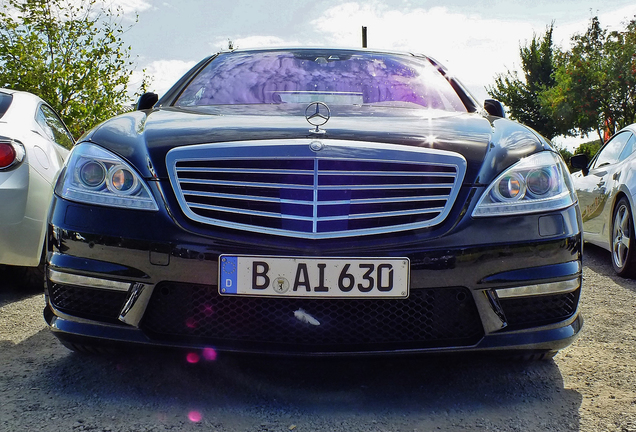 Mercedes-Benz S 63 AMG W221 2011