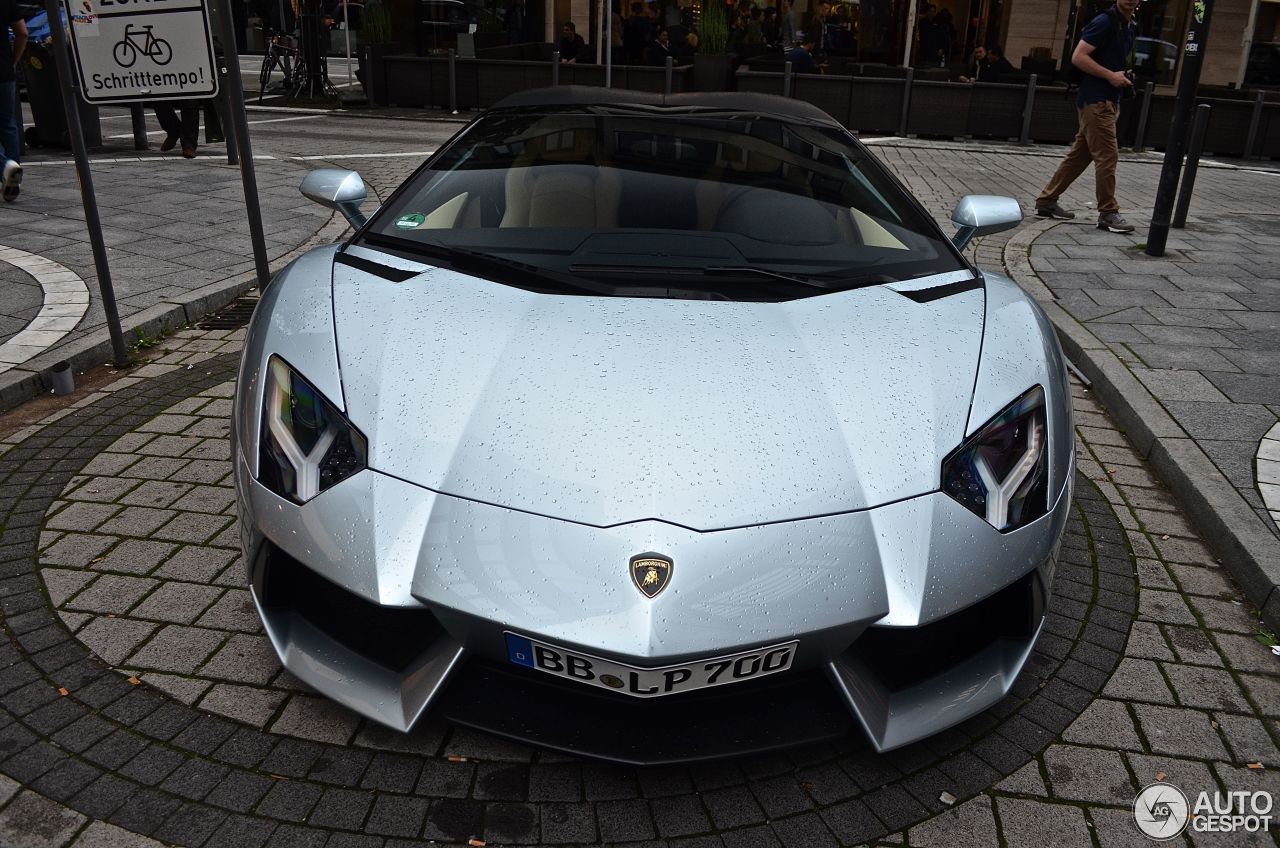 Lamborghini Aventador LP700-4 Roadster