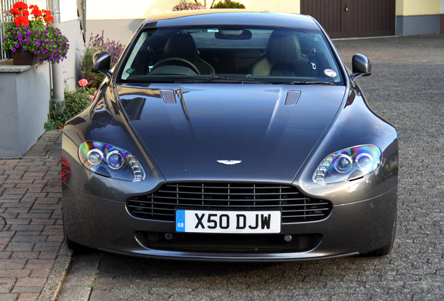 Aston Martin V8 Vantage