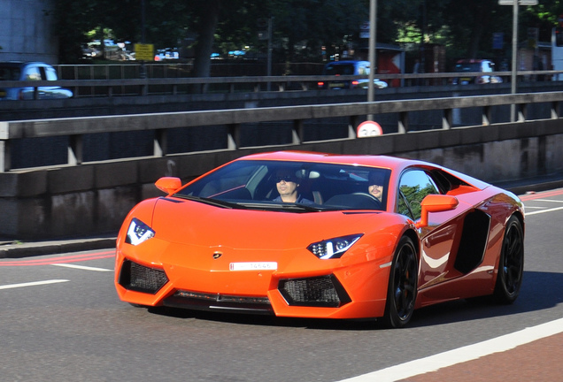 Lamborghini Aventador LP700-4