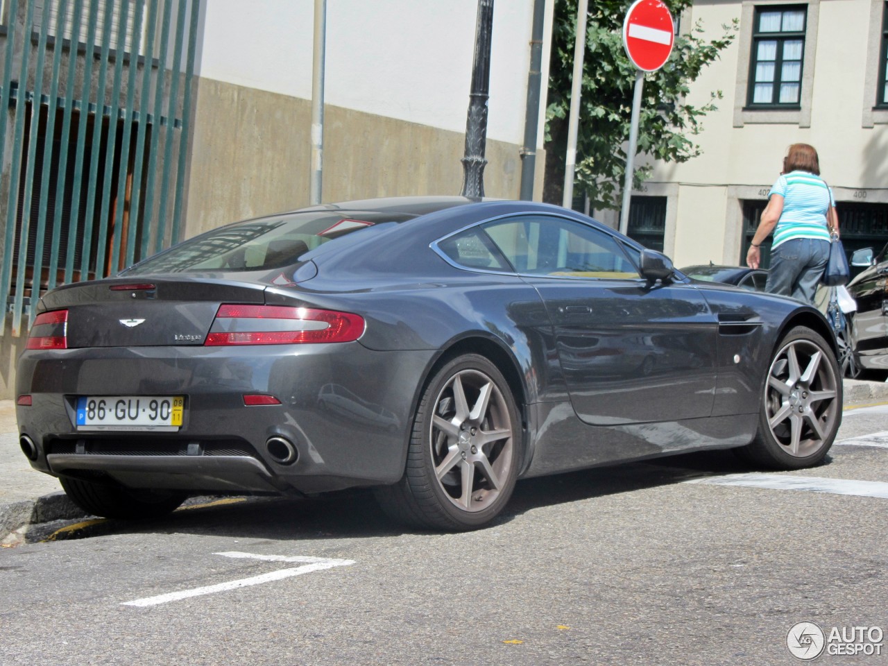 Aston Martin V8 Vantage