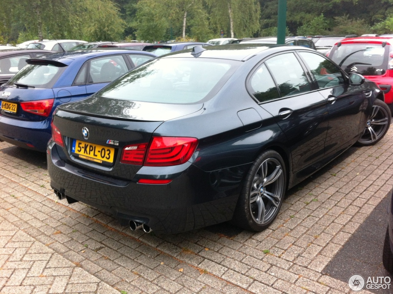 BMW M5 F10 2011