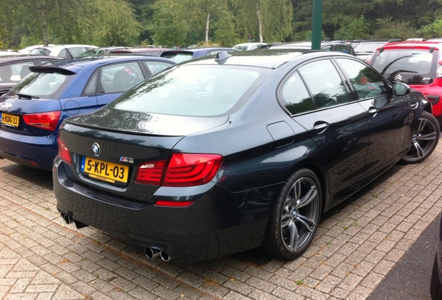 BMW M5 F10 2011