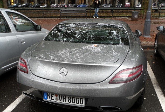 Mercedes-Benz SLS AMG