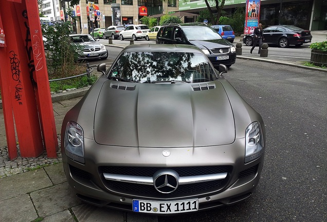 Mercedes-Benz SLS AMG