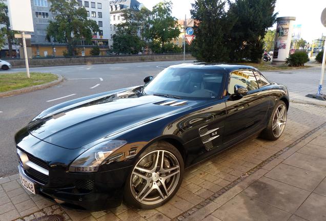 Mercedes-Benz SLS AMG