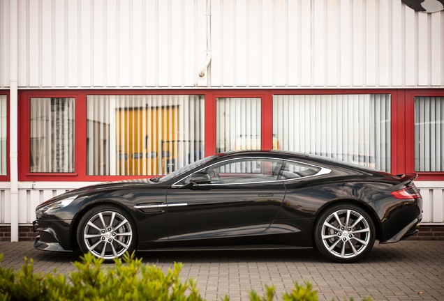 Aston Martin Vanquish 2013