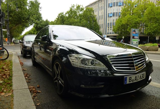 Mercedes-Benz S 63 AMG W221 2011