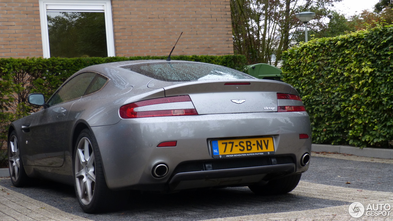 Aston Martin V8 Vantage