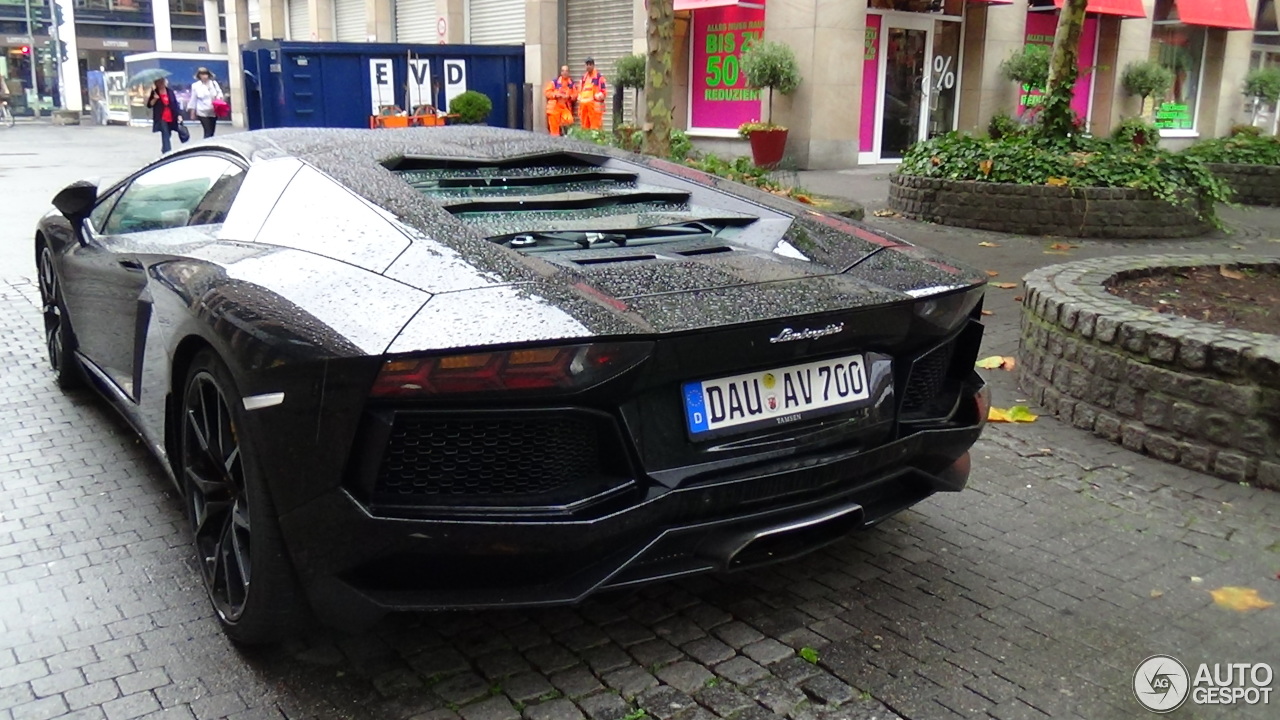 Lamborghini Aventador LP700-4