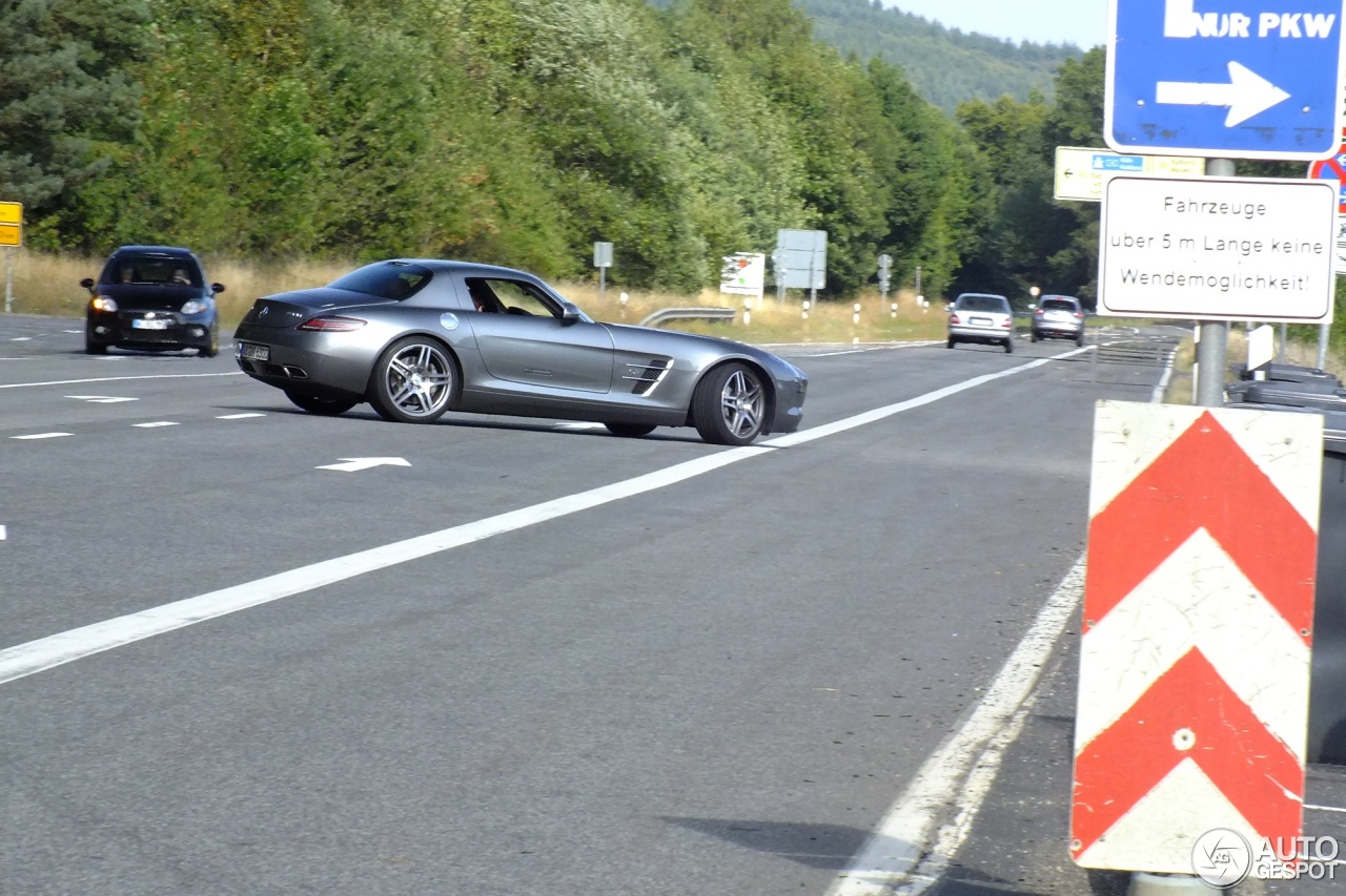 Mercedes-Benz SLS AMG