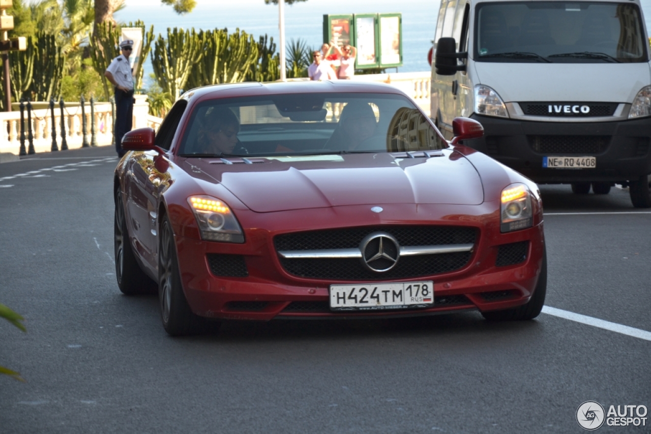 Mercedes-Benz SLS AMG