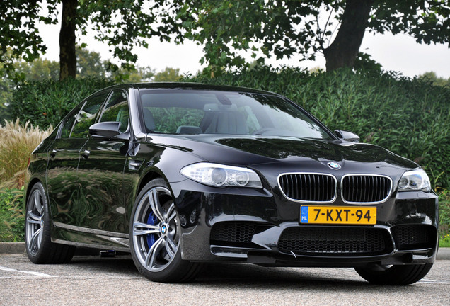 BMW M5 F10 2011