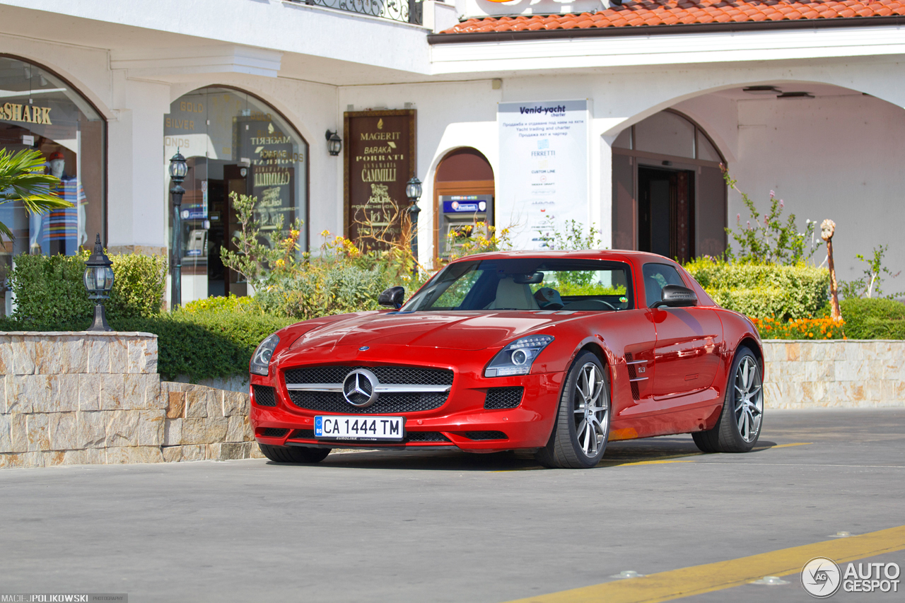 Mercedes-Benz SLS AMG