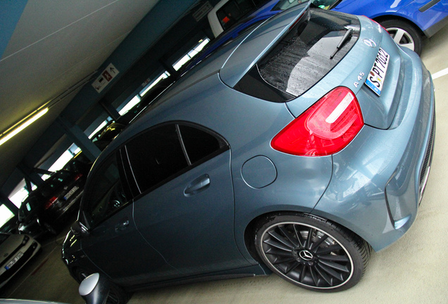 Mercedes-Benz A 45 AMG