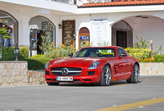 Mercedes-Benz SLS AMG