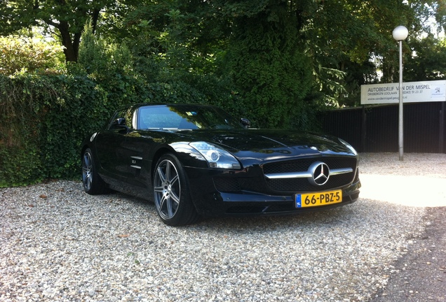 Mercedes-Benz SLS AMG