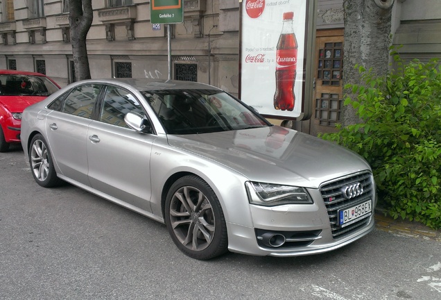 Audi S8 D4