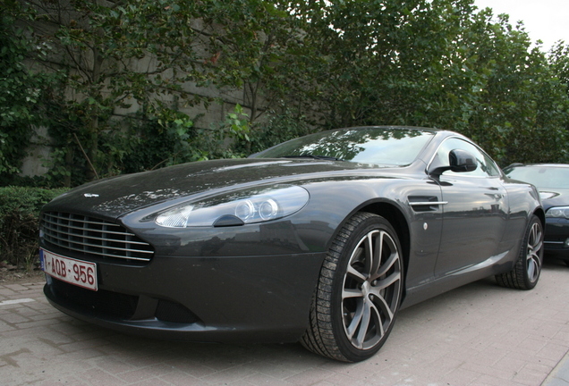 Aston Martin DB9 2010